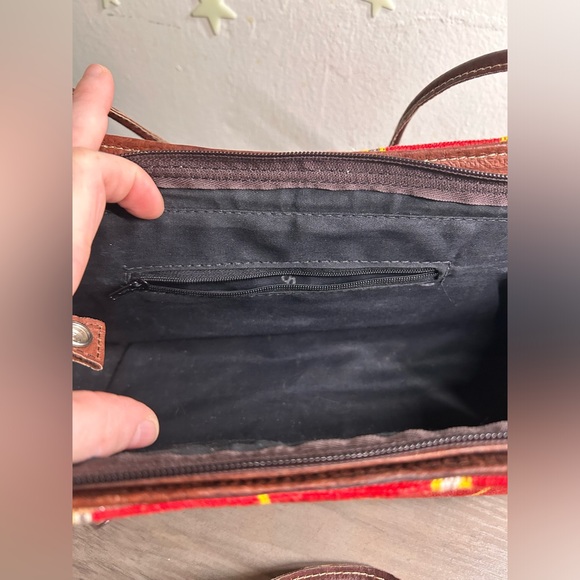 Vintage western style saddlebag purse leather & woven material made in Guatemala - Picture 8 of 13